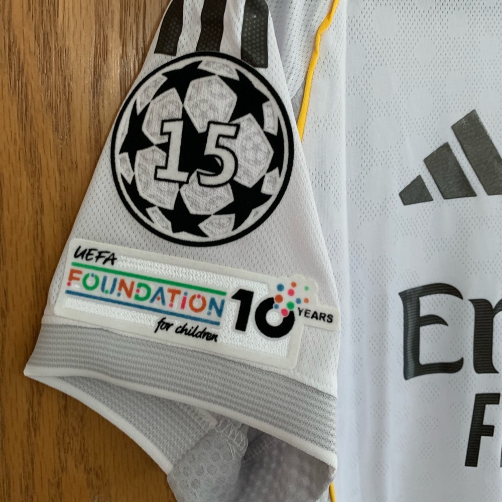 Real Madrid 2025/2026 Jerseys - Picture 2 of 15